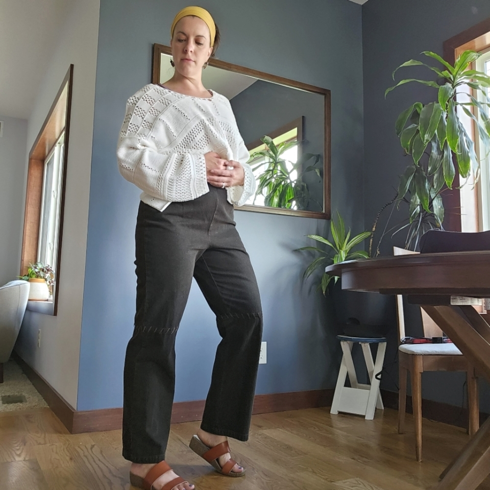 High-waisted brown cotton pants